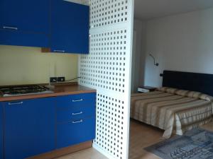 A kitchen or kitchenette at Hotel Ristorante al Gabbiano