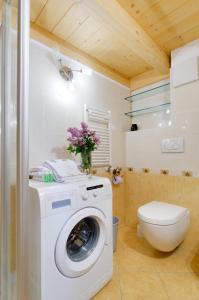 Koupelna v ubytování Cianbolpin Guesthouse + 37 fotografií