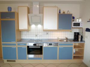 Nhà bếp/bếp nhỏ tại Ferienwohnung mit Ostseeblick - 190m zum Strand