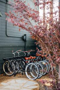 a row of bikes parked next to a building at Noon Lodge in Big Bear Lake