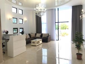 Hotel Skyline Batumi的休息区