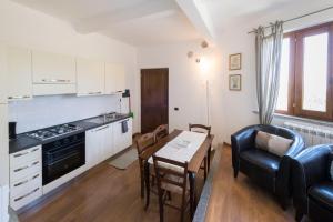 Køkken eller tekøkken på Villa Degli Ulivi