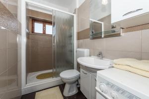 Koupelna v ubytování Apartment Promona Drniš