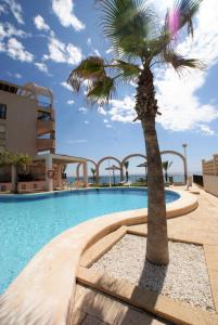 Basen w obiekcie MyFlats Mediterranean View lub w pobliżu