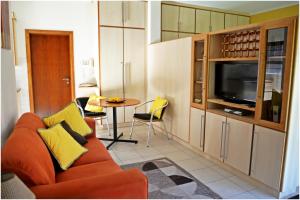טלויזיה ו/או מרכז בידור ב-Chala-Kigi Apartments