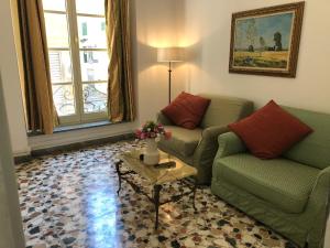 Posedenie v ubytovaní Nunziata Apartment