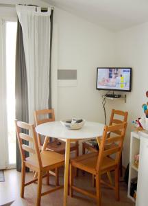 A television and/or entertainment centre at Il Gamberino