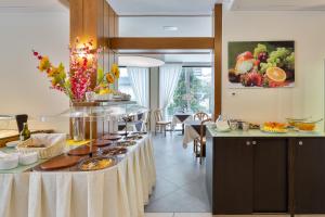 Gallery image of Hotel Gardesana in Riva del Garda