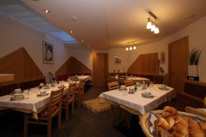 Restaurace v ubytování Gästehaus Alpina