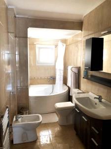 A bathroom at Alrose
