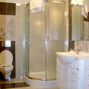 Kúpeľňa v ubytovaní Apartamenty Pod Lipami + 32 fotografií