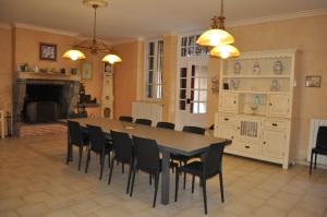 Dapur atau dapur kecil di Château Logis de Roche