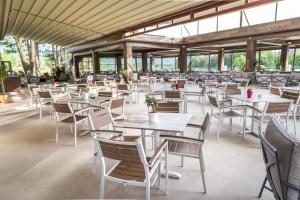 Hotel Berane餐厅或其他用餐的地方