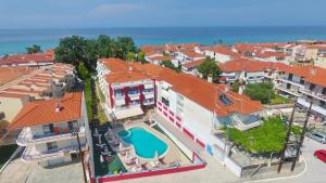 Bazén v ubytování Summer Dream Hotel nebo v jeho okolí