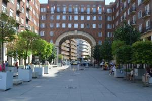 Το κτήριο όπου στεγάζεται  το διαμέρισμα