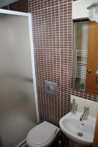 Ванная комната в Cetinkaya Hotel