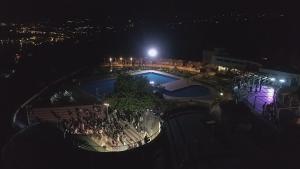 Bazén v ubytování Hotel Torre Normanna nebo v jeho okolí