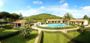 The swimming pool at or close to Lido Azzurro Residence rta
