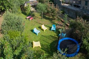 A garden outside Appartamento in Villa a 5 KM dal mare