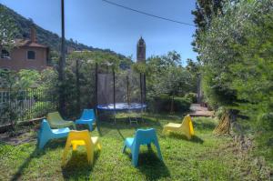 A garden outside Appartamento in Villa a 5 KM dal mare