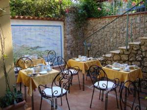Restaurace v ubytování B&B La Dimora Di Alfonso