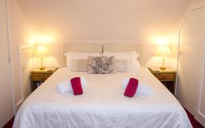 Postel nebo postele na pokoji v ubytování RossMor Bed & Breakfast