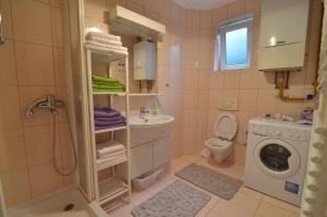 O baie la Embassy of Industry + free parking