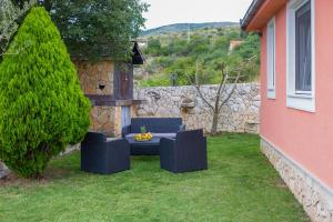 Zahrada ubytování Holiday home Ana