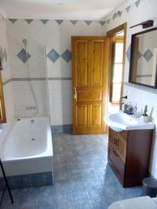 Ένα μπάνιο στο Casona Angliru +43 φωτογραφίες