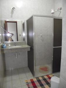 A bathroom at Hotel Miguel Pereira