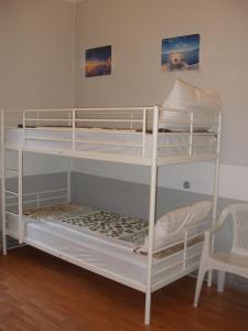 Postel nebo postele na pokoji v ubytování Kretan Hostel