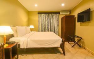 TV a/nebo společenská místnost v ubytování Berjaya Praslin Resort
