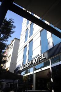 El edificio en el que está el hotel