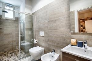 Koupelna v ubytování Hotel Villa Esedra + 37 fotografií