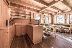 Kuchyň nebo kuchyňský kout v ubytování Ferienhof Oberreit