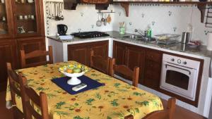 Kuchyň nebo kuchyňský kout v ubytování La Nunziata