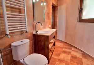 A bathroom at La Illeta