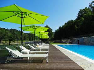 The swimming pool at or close to Waterside Houses