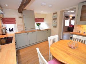 Gallery image of Red Rose Cottage in Cheddar