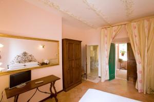 Postel nebo postele na pokoji v ubytování Villa Gioia Civita + 20 fotografií