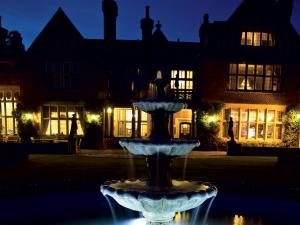 Gallery image of Elmers Court in Lymington