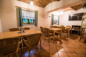 Gallery image of Guest House Frata in Dvor