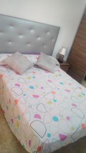 Postel nebo postele na pokoji v ubytování Habitaciones privadas Alicante centro