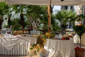 A garden outside Romantic Relais Sorrento