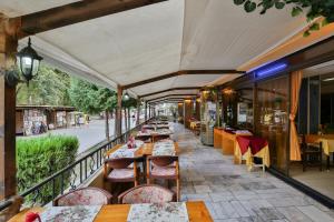Restaurace v ubytování Kamchia Park Hotel - All Inclusive & Free Parking