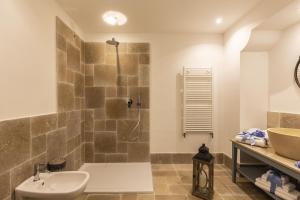 A bathroom at Romantic Relais Sorrento