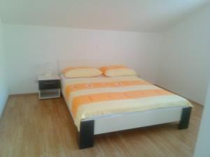 Postel nebo postele na pokoji v ubytování modern