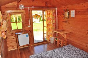 Kuchyň nebo kuchyňský kout v ubytování Campsite Leiputrija