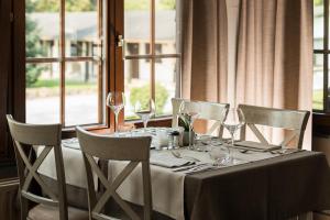Restaurace v ubytování Hostellerie d'Inzepré + 36 fotografií