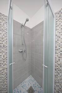 Kúpeľňa v ubytovaní Apartmani NEVA, Pridraga